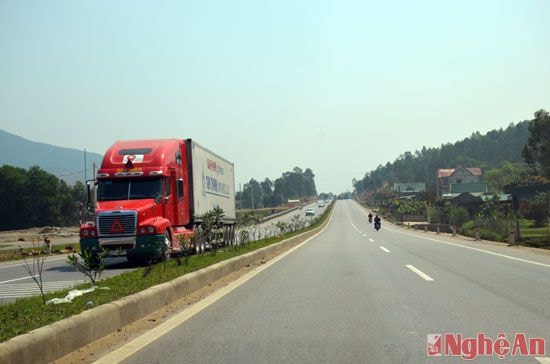 Theo tìm hiểu, việc phá hoại giải phân cách bằng sắt xảy ra nhiều ở các đoạn đường dân cư đông đúc, trong đó xuất hiện ngày càng nhiều ở huyện Diễn Châu. Nếu cơ quan chức năng không nhanh chóng vào cuộc xử lí thì tình trạng trên còn sẽ xảy ra nhiều hơn. Đây là hành vi phá hoại tài sản quốc gia, gây nguy hiểm cho người tham gia giao thông.