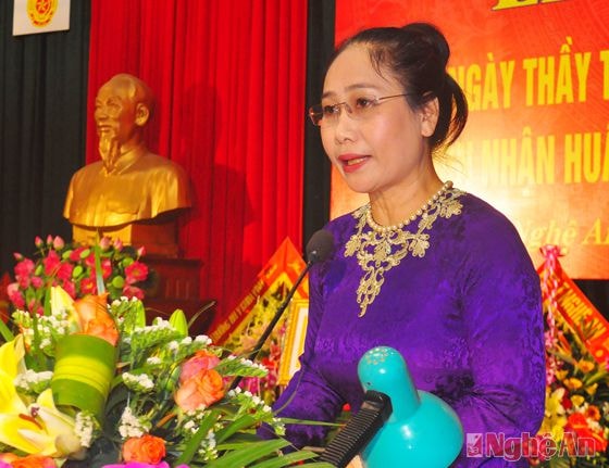 Đồng chí Đinh Thị Lệ Thanh phát biểu tại Lễ kỷ niệm