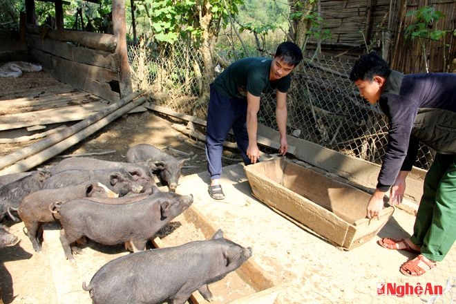 Tiết mục văn nghệ thắm tình quân dân của chiến sỹ  Đồn Biên phòng Mỹ Lý (Kỳ Sơn).