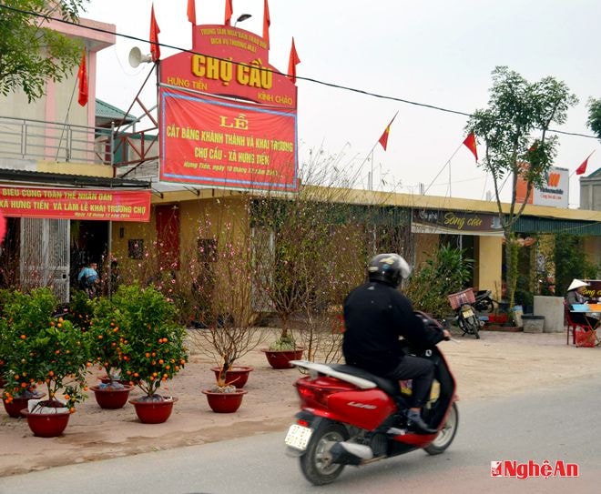 Chợ Cầu, xã Hưng Tiến (Hưng Nguyên) được xây dựng và hoạt động vào cuối năm 2014.