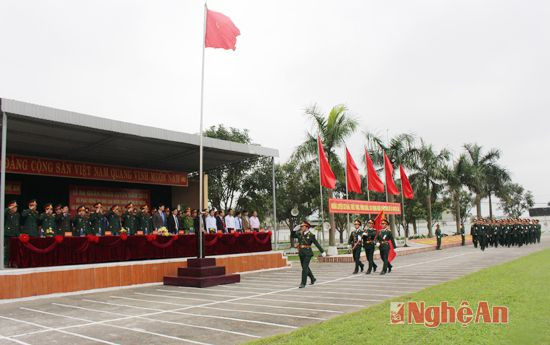 Sáng 1/3, Bộ chỉ huy quân sự tỉnh Nghệ An cũng tổ chức lễ ra quân huấn luyện với sự tham dự của các đồng chí lãnh đạo tỉnh, thành phố Vinh
