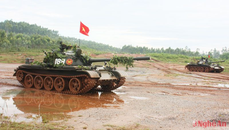 Lữ đoàn xe tăng 215 đóng tại xã Quỳnh Châu, huyện Quỳnh Lưu, là đơn vị anh hùng trong thời kỳ đổi mới