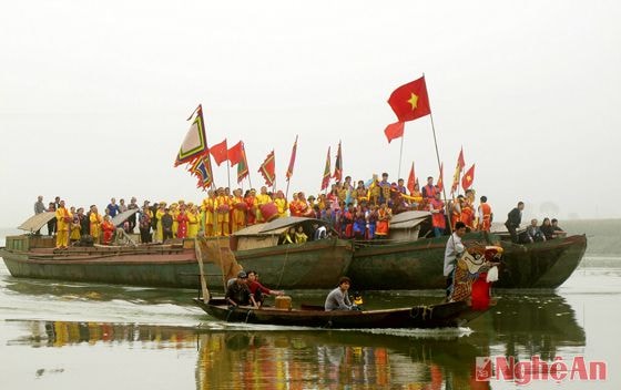 Thuyền rồng ngược dòng lên thượng nguồn