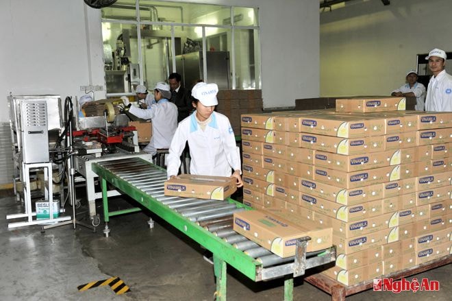 Đóng hộp sản phẩm sữa Vinamilk.  Ảnh: Sỹ Minh