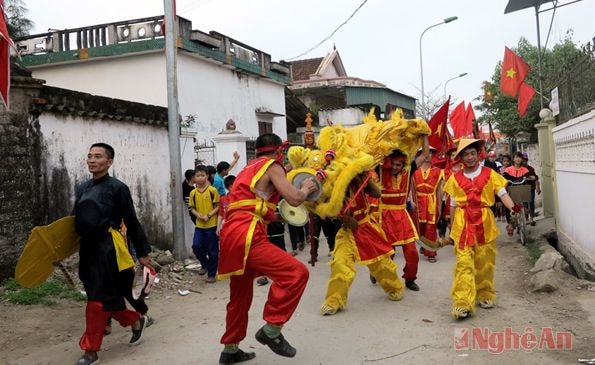 Múa lân trong lễ hội