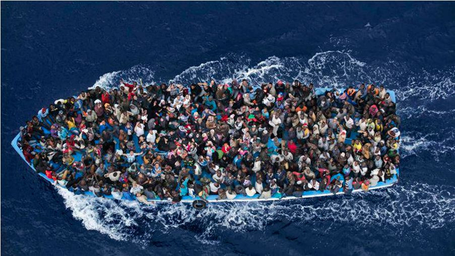 Trong năm 2014, Frontex thống kê có hơn 170.000 người nhập cư bất hợp pháp vào châu Âu thông qua đường biển ở Italia.  Ảnh: Handout/Reuters 