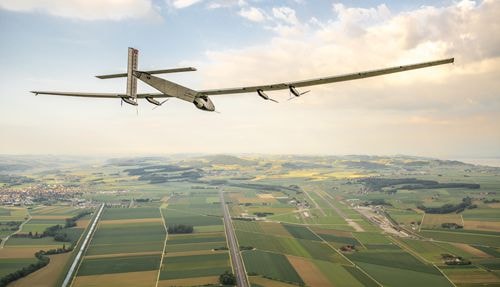  Solar Impulse 2 cất cánh hôm nay và dự kiến quay lại Abu Dhabi vào tháng 7. Ảnh: Solar Impulse