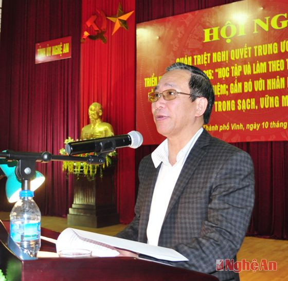 Đồng chí Trần Hồng Châu phát biểu tại hội nghị