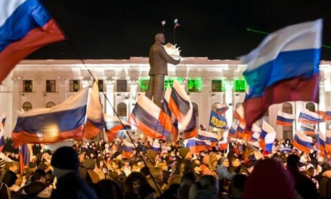 Nhân dân Crimea ăn mừng ngày sáp nhập vào Liên bang Nga