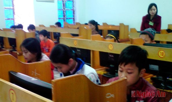 Các thí sinh tham gia hội thi.