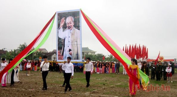 Các đoàn thể tham gia diễu hành