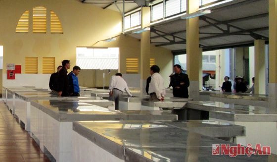 Khu vực bán thực phẩm ở chợ Mơ (xã Quỳnh Lương) mới được đầu tư xây dựng.