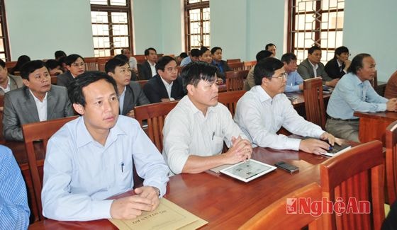 Các Ủy viên Ban Chấp hành tham gia hội nghị