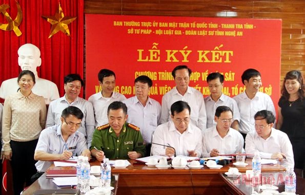 Lãnh đạo các đơn vị ký kết.