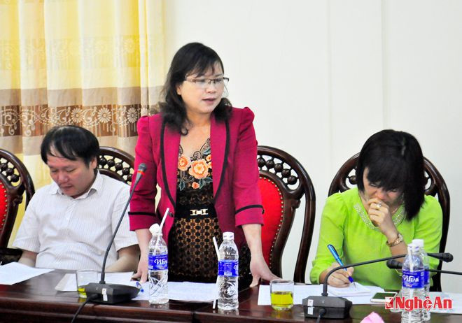 Bà Lê Thị Hằng - Phó chủ tịch UBND huyện Nam Đàn mong muốn cần khai thác tốt hơn tuyến đường ven sông Lam trong phát triển du lịch