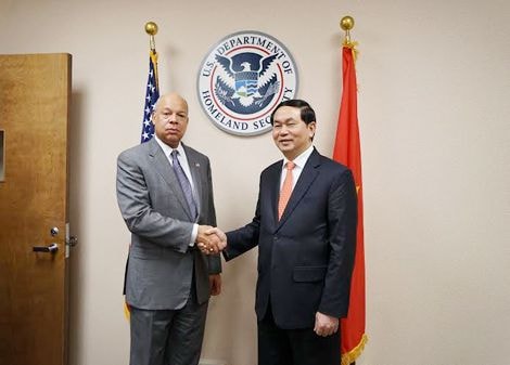 Bộ trưởng Công an Trần Đại Quang và ông Jeh Charles Johnson, Bộ trưởng An ninh nội địa Hoa Kỳ. 