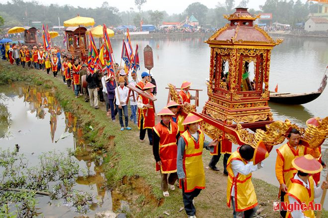 Lễ rước tại Lễ hội đền Đức Hoàng.Ảnh: Hồ Các