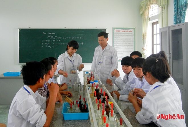 Giờ thực hành ở Trường THPT Nghi Lộc 5.