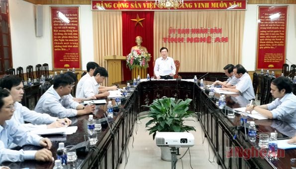 Lãnh đạo tỉnh và các sở ban, ngành tham gia đóng góp ý kiến 
