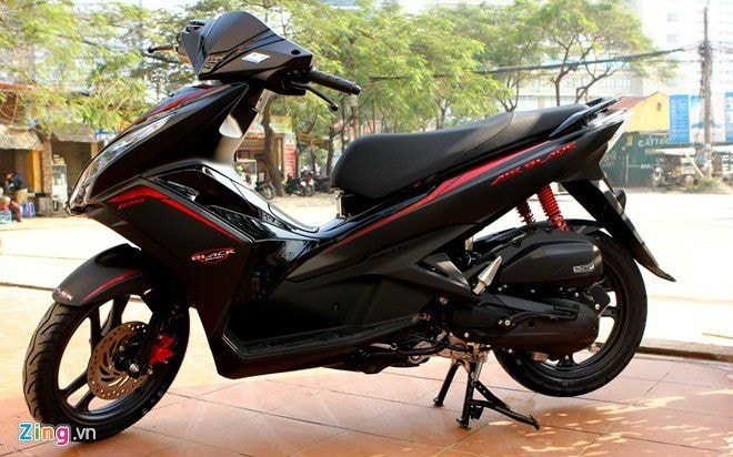  Honda Air Blade 125 Black Edition có giá bán gần 40 triệu đồng. Ảnh: Hân Nguyễn.