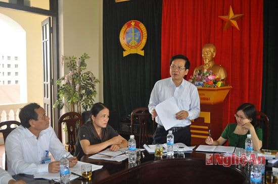 Ông Phạm Văn Tuyên- Phó Chủ tịch UBND huyện Yên Thành báo cáo giải trình một số vụ việc tranh chấp đất đai dân sự phức tạp