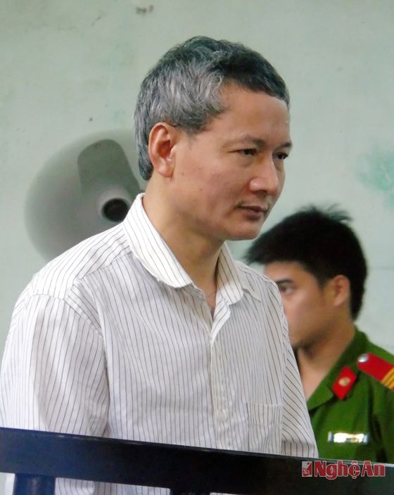 Đặng Hoài Nam trước vành móng ngựa