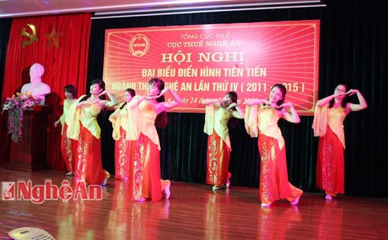 Văn nghệ chào mừng hội nghị