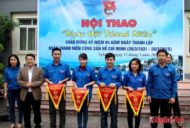 Trao giải cho bộ môn nhảy bao bố