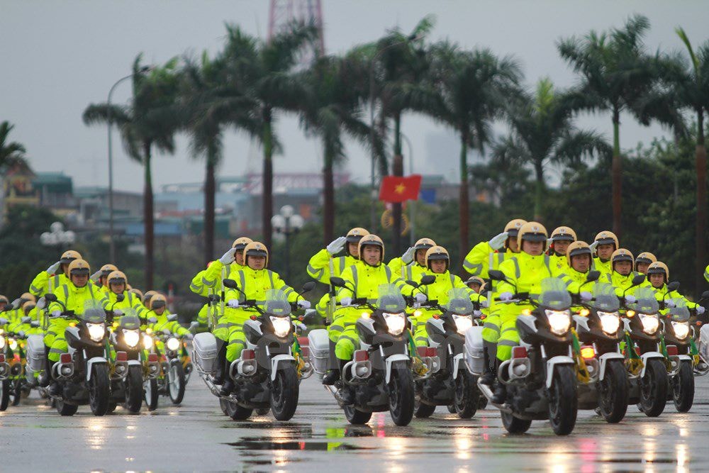 Đoàn xe môtô của lực lượng Cảnh sát giao thông. Xe có dung tích 750 phân khối, có nhiệm vụ bảo vệ và dẫn các đoàn nguyên thủ quốc gia, các đoàn khách quốc tế đến thăm và dự các Hội nghị lớn của Thủ đô. Ảnh: Vietnam+