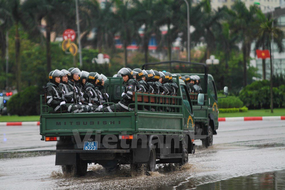 Xe chở trung đội, tiểu đội các đơn vị Cảnh sát Cơ động. Đây là phương tiện chuyên chở cán bộ Cảnh sát phục vụ công tác, học tập, huấn luyện và ra quân làm nhiệm vụ với tính bền bỉ cao, được thường xuyên sử dụng. Ảnh: Vietnam+