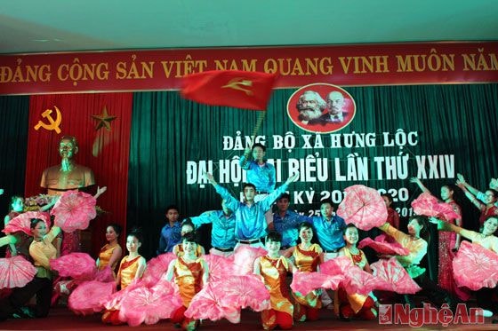 Các tiết mục văn nghệ chào mừng đại hội