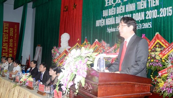 Chủ tịch UBND huyện đọc diễn văn khai mạc.