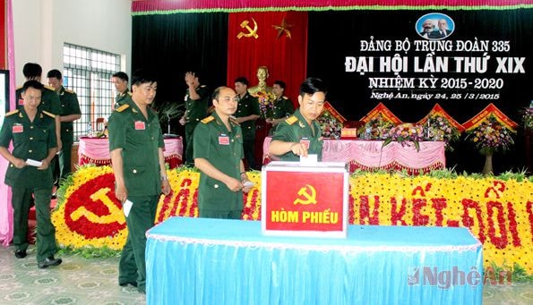 Bỏ phiếu bầu ban chấp hành mới nhiệm kỳ 2015- 2020.