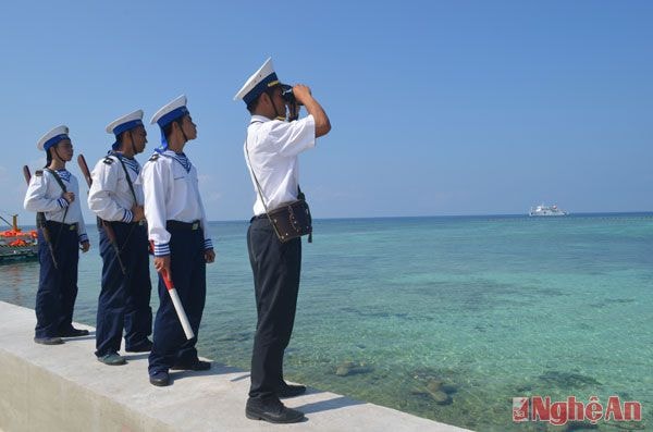 Chủ quyền biển đảo được tuyên truyền rộng rãi, liên tục và sâu đậm trên Báo Nghệ An. Trong ảnh, lực lượng hải quân Việt Nam tuần tra trên đảo Nam Yết, Quần đảo Trường Sa.