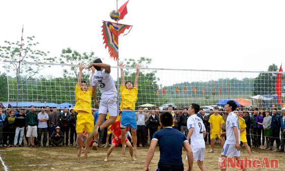 Thi đấu bóng chuyền