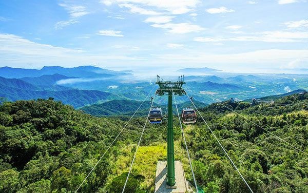 Cáp treo lên khu du lịch Bà Nà Hills