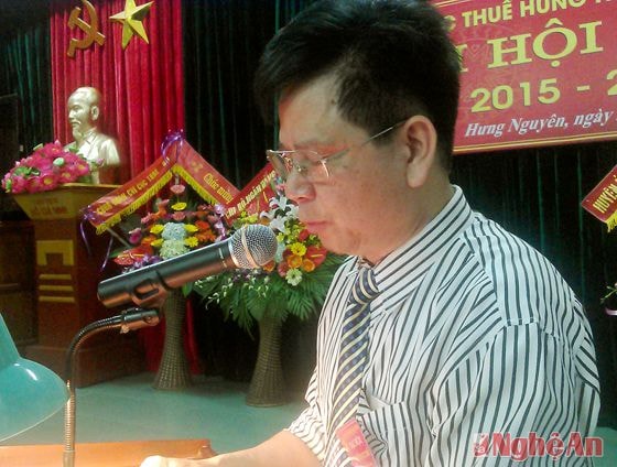 Ông Lê Tiến Dị bí thư  chi bộ báo cáo chính trị