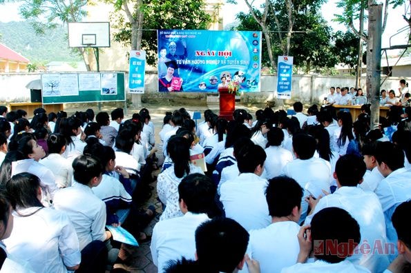 Quang cảnh ngày hội hướng nghiệp, chọn nghề năm 2015