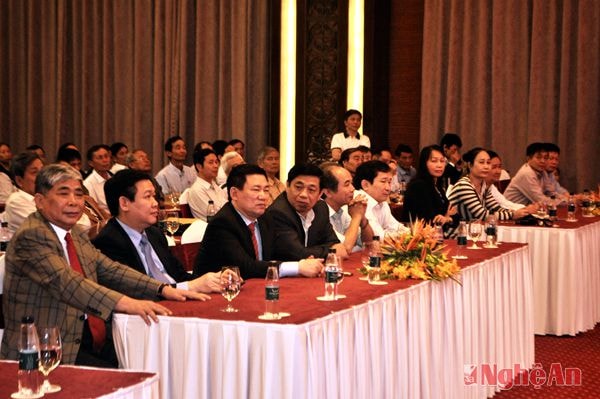 Các đại biểu tham dự buổi lễ