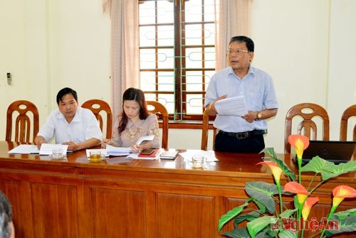 Đồng chí Phan Công Sáng - Trưởng phòng Phát hành và hoạt động xã hội nêu các giải pháp phối hợp trong công tác phát hành báo đảng 