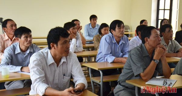 Các cộng tác viên tham dự hội nghị tập huấn.