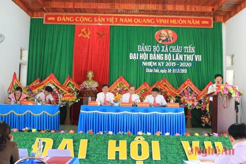 Lãnh đạo huyện Quỳ Hợp phát biểu chỉ đạo đại hội.