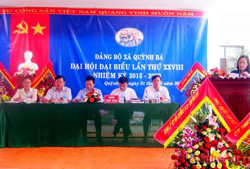đoàn chủ tịch tiến hành Đại hội
