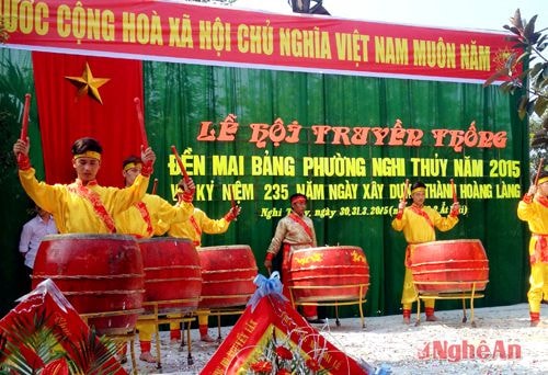 Màn trống khai mạc Lễ hội