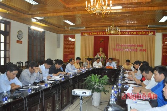 Các đại biểu, đại diện Ban an toàn giao thông tỉnh dự hội nghị giao ban trực tuyến