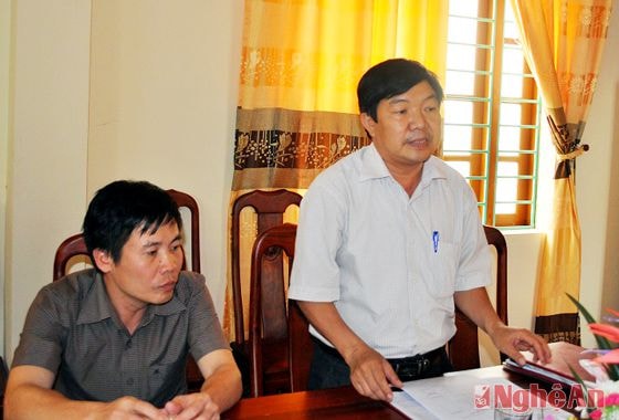 Đồng chí Nguyễn Minh Hạnh - Phó Chủ tịch UBND huyện đánh giá cao hiệu quả tuyên truyền, vào cuộc nhanh của Báo Nghệ An