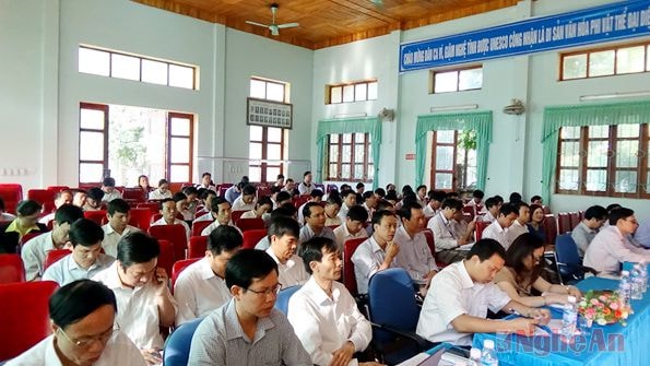 Các đại biểu tham dự hội nghị.