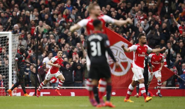 Liverpool trở thành cái bóng mờ trong ngày các ngôi sao Arsenal tỏa sáng. Ảnh: Reuters.