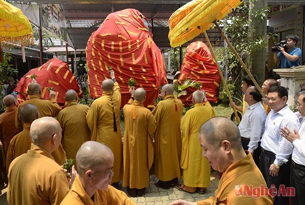 Lễ đặt đá khới công xây dựng chùa