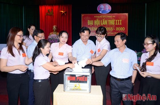 Bỏ phiếu bầu Ban chấp hành nhiệm kỳ 2015- 2020